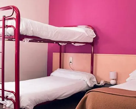 Hermus Centre Vila فندق