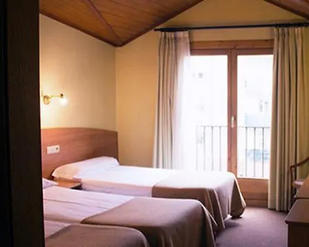 Hermus Centre Vila فندق انكامب