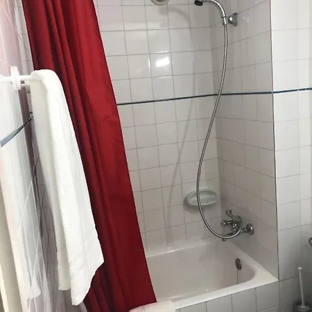 Hermus Centre Vila 호텔 2*
