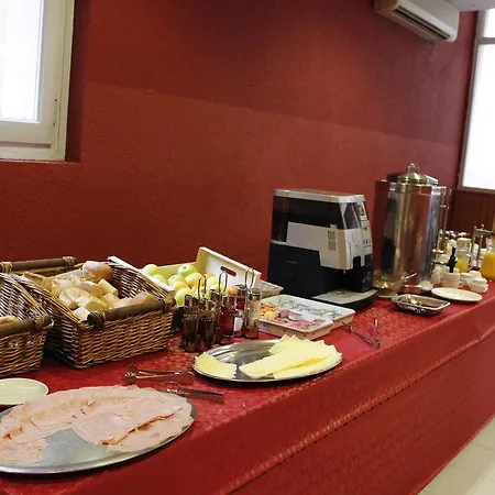 Hermus Centre Vila فندق 2*