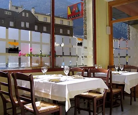 Hermus Centre Vila 2* انكامب