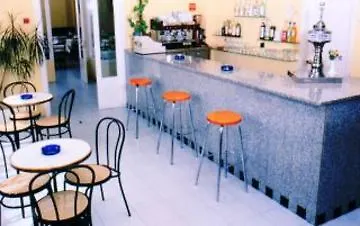 Hermus Centre Vila فندق