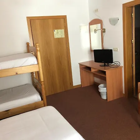 Hermus Centre Vila فندق انكامب