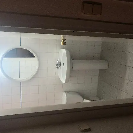 Hermus Centre Vila فندق انكامب